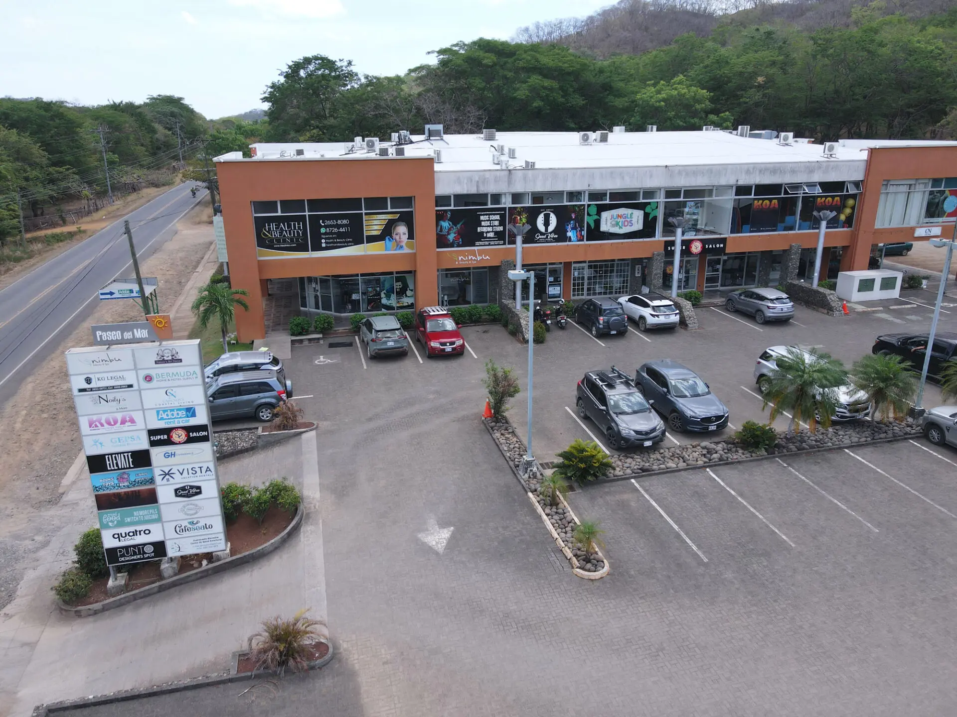 Premium-Commercial-Paseo del mar
