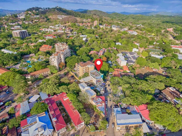 profitable-business-opportunity-downtown-tamarindo