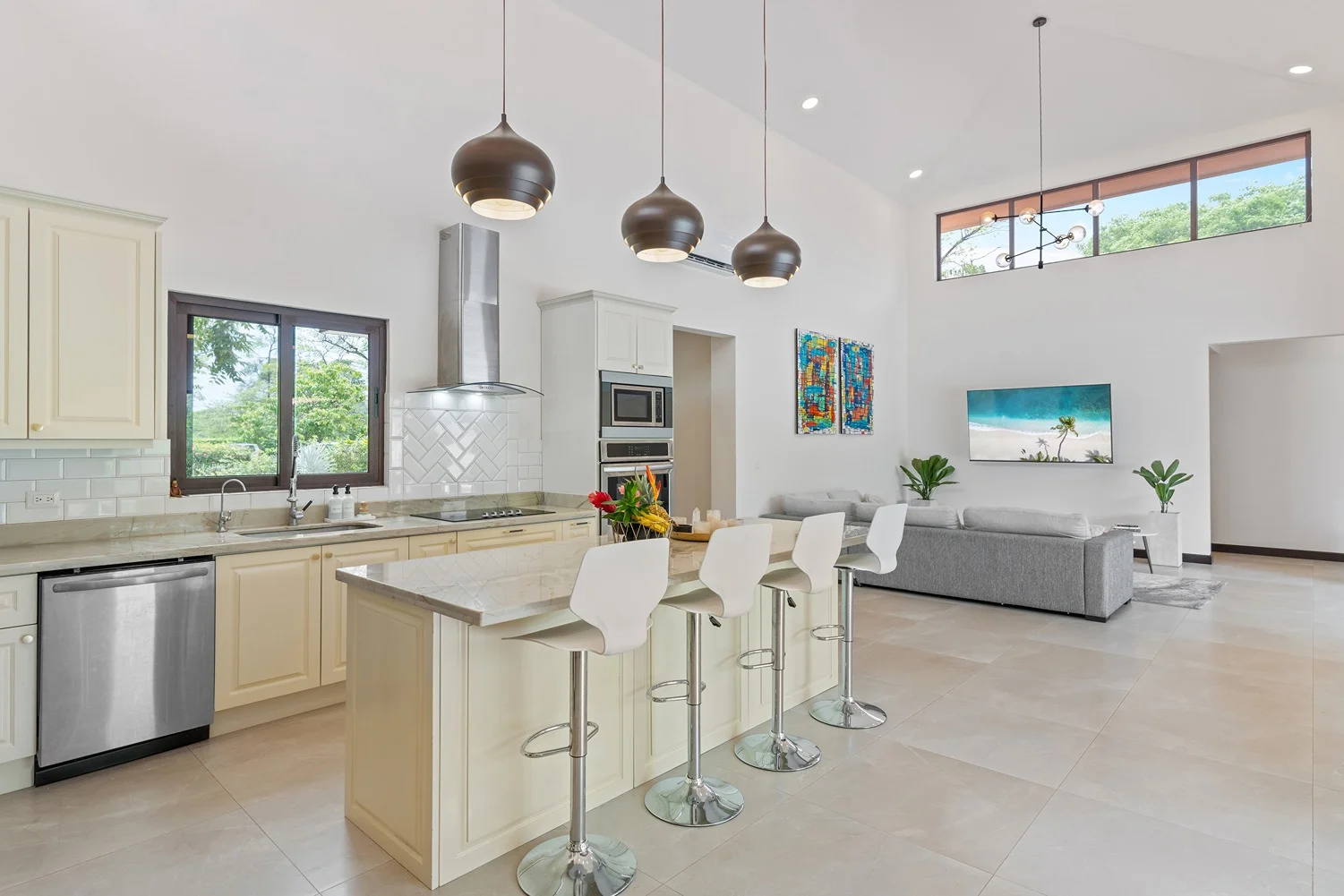 FAMILY OASIS IN LOS ALMENDROS | HACIENDA PINILLA