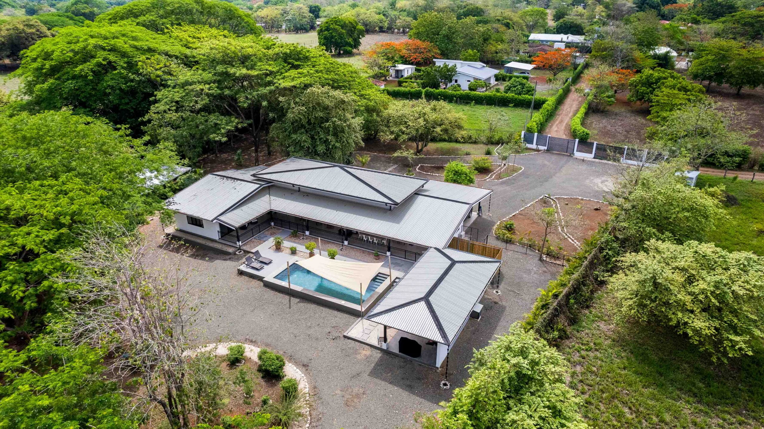 Contemporary Tropical Residence