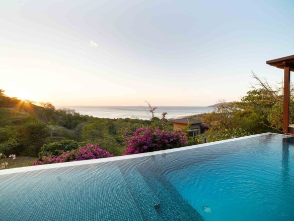 Casa Ventana al mar el tesoro playa tamarindo