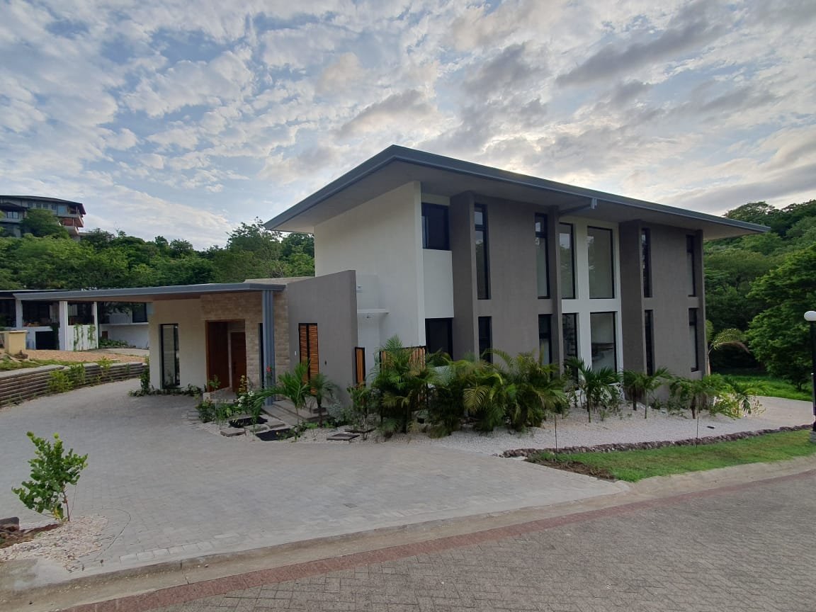 Casa Zoul playa Tamarindo Senderos condominium luxury house-17 Casa Zoul | Luxury House in the prestigious “Senderos Community” | Playa Tamarindo