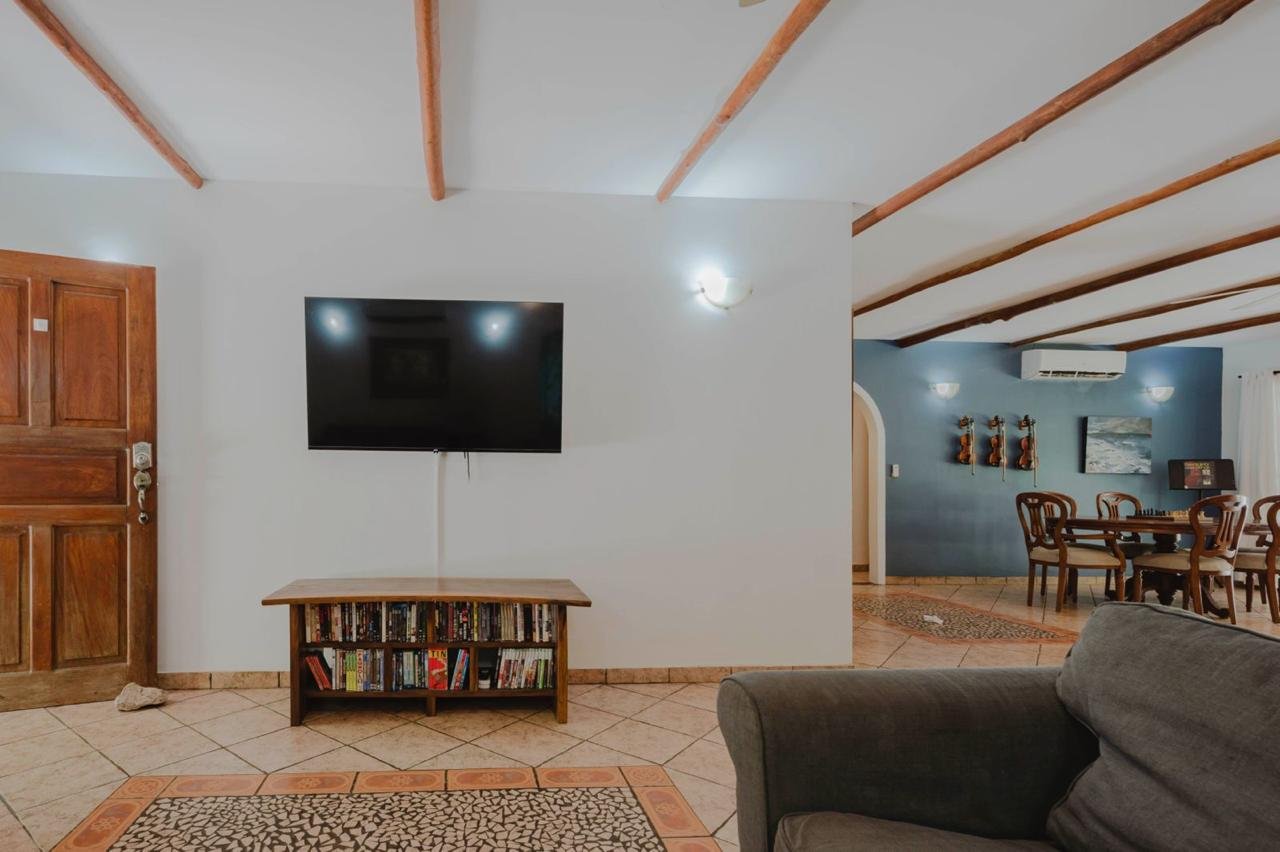 Villa Jade Casa Jade for rent long term Tamarindo-14 Villa Jade | long term rental near Playa Tamarindo | Villareal